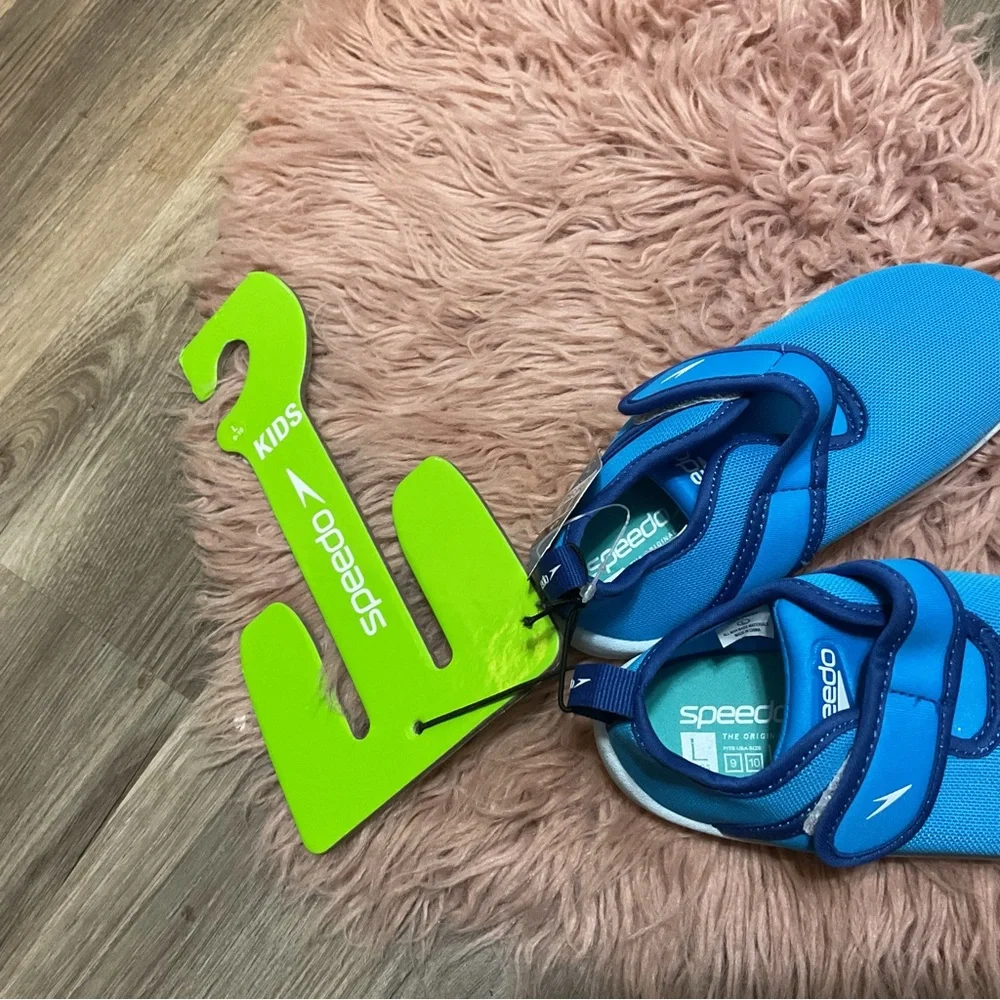 Speedo Blue Kids Water Shoes Velcro Strap Size L NWT